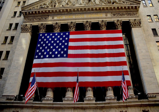 Wall Street Futures Rise as Focus Shifts to Upcoming GDP and PCE Inflation Metrics